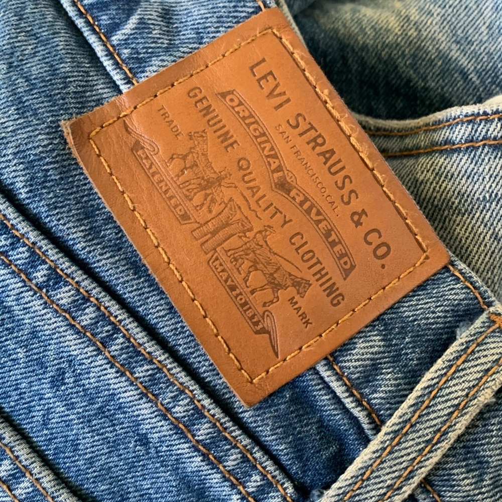Levi’s Wedgie Straight Fit with a Button Fly